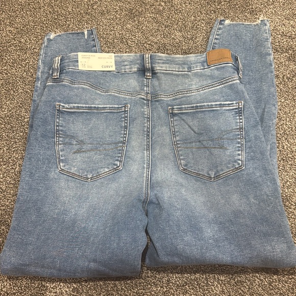 Distressed american eagle jeans - Picture 4 of 5